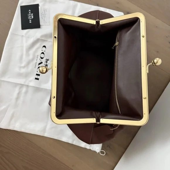 Coach kisslock large Dark Brown Leather Bag brand new with tags - Picture 2 of 7